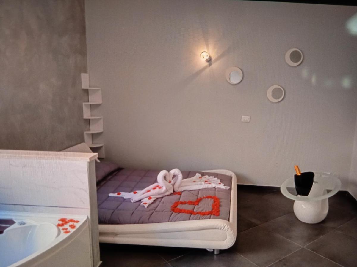Amos Port-Suite Civitavecchia Exterior photo