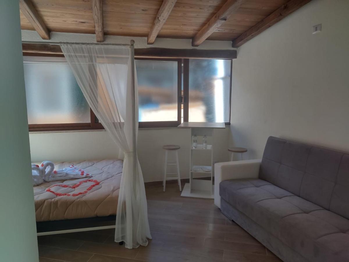 Amos Port-Suite Civitavecchia Exterior photo